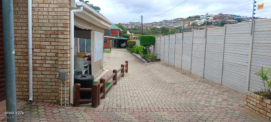To Let 3 Bedroom Property for Rent in Hartenbos Central Western Cape